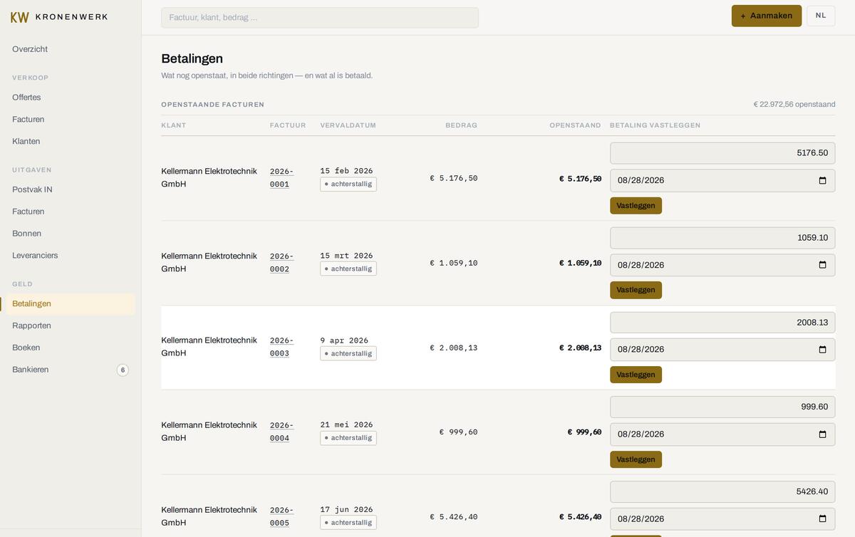 Het betalingsscherm: openstaande verkoopfacturen met bedrag, vervaldatum en het nog openstaande deel, daaronder dezelfde opstelling voor de facturen van leveranciers.